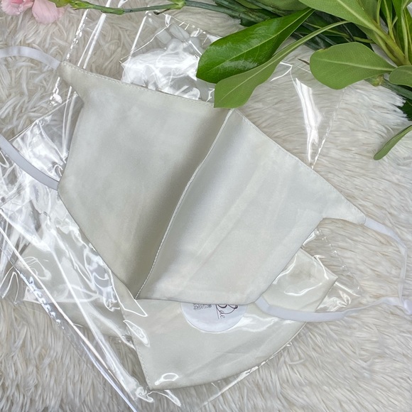 Silk mask - Picture 4 of 4